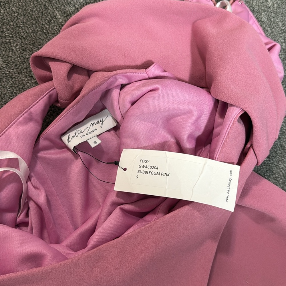 Edgy Gown in Bubblegum Pink
Katie May size small - Picture 5 of 6